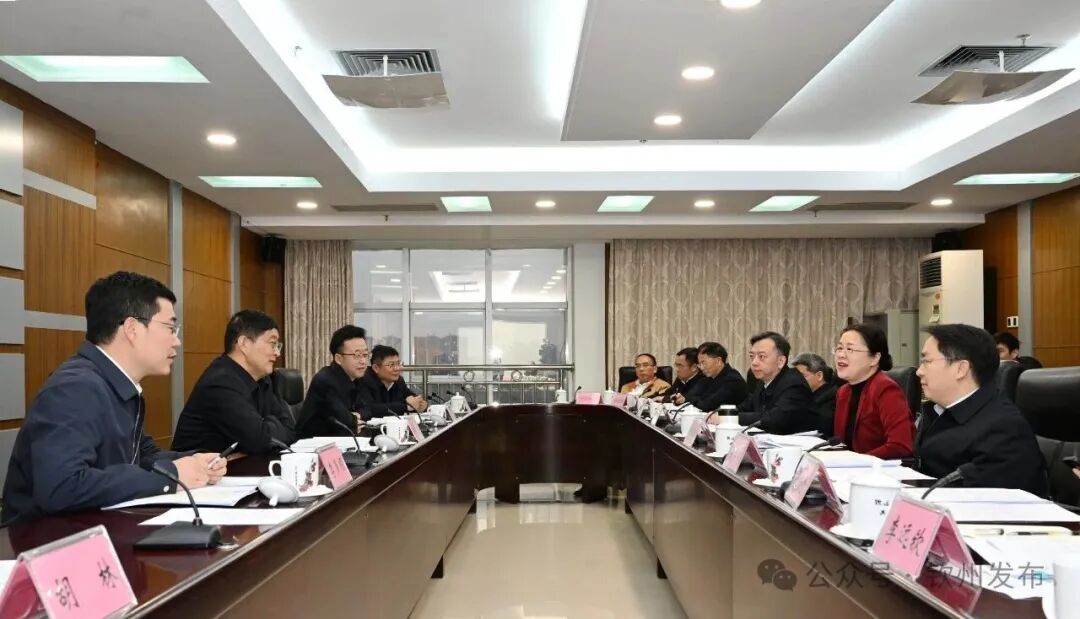 钟畅姿李玉成与中国石油广西石化公司执行董事、党委书记徐文清一行座谈交流